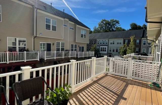 LOVELY WELL MAINTAINED TH IN GALLERY PARK photos photos