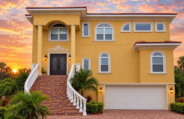 Luxury 4BD/5BTH Custom Home with Panoramic Gulf Views! Gallery 1
