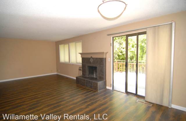 2216 Ridgeway Dr Gallery 3