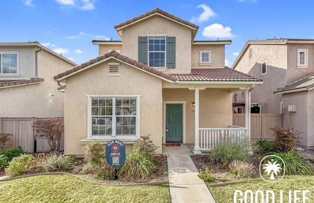 Stunning 3BD/2.5BA House in Chula Vista W/ A/C, W/D, Fireplace, Back Patio,  2-Car Garage! - 1541 Piedmont Street, Chula Vista, CA 91913