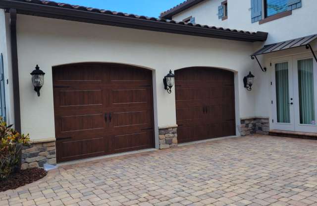 Seasonal stunning 5/5 pool home west of trail near Siesta Key! Gallery 4