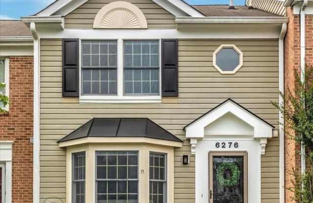 Beautifully maintained townhouse in New Market available before the new school year! photos photos