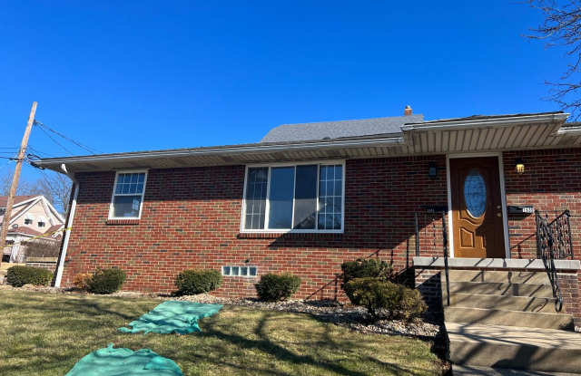 1531 Redwood Ave photos photos
