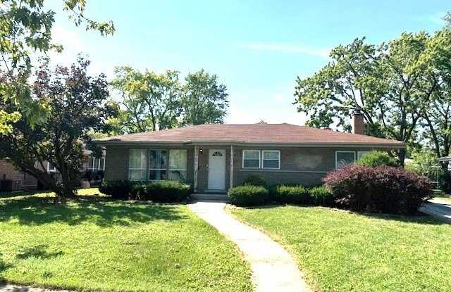 16706 Elm Street photos photos