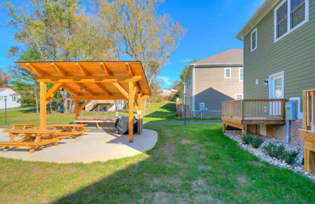 3 Bed 3.5 Bath Townhouse in Uptown Village photos photos