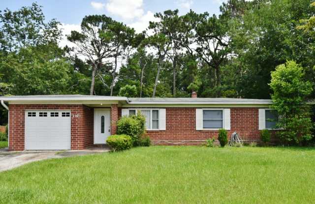 2101 MAPLE LEAF Drive E Gallery 1