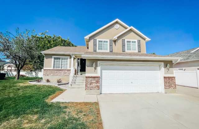 Amazing Home on Quiet Court in Saratoga Springs Gallery 3
