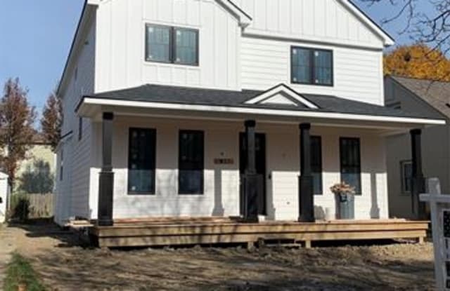 457 E SOUTHLAWN Boulevard - 457 East Southlawn Boulevard, Birmingham, MI 48009