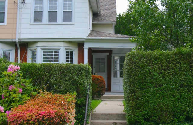 1037 REES AVENUE Gallery 3