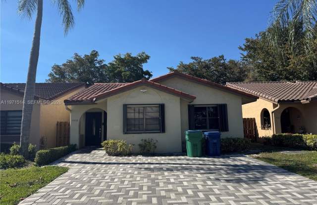 17528 NW 66th Pl photos photos