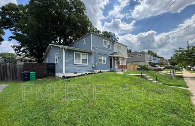 2304 Lakewood Street photos photos