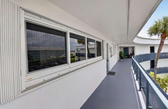 200 Waterway Drive S Gallery 4