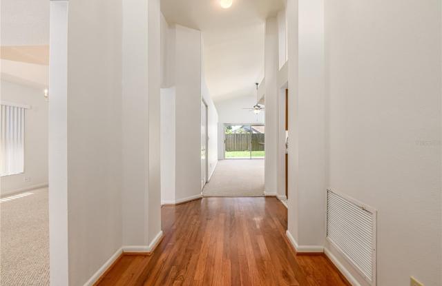 1407 WAKEFIELD DRIVE Gallery 3