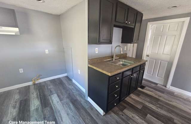 2 bedroom Bungalow in West Mifflin - 702 Laura Avenue, West Mifflin, PA 15122