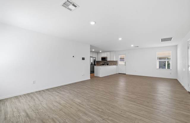 Rosillo Ranch Home with Solar Panels & No Rear Neighbors Gallery 3