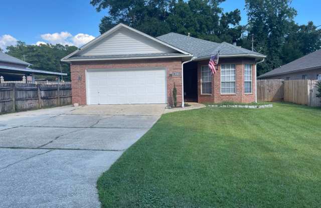 MOVE IN SPECIAL - 2 WEEKS FREE RENT - 3BR 2 BA Home in Northeast Pensacola photos photos