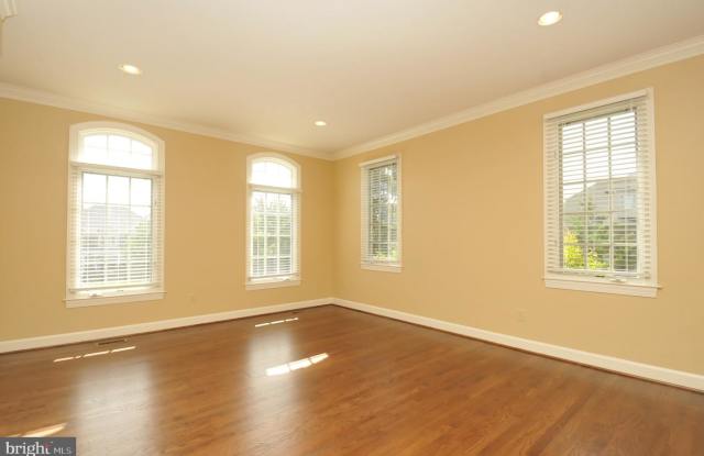 20555 WILDBROOK CT Gallery 4