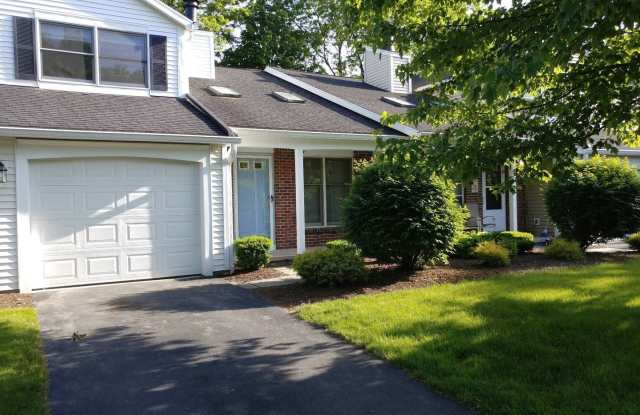 (2) bedroom Town-House w/ new Dining Room Flooring, Quiet location  close to everything! photos photos