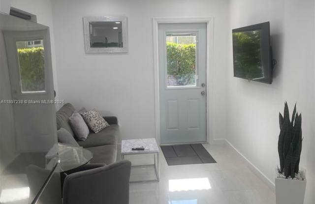 1710 Michigan Ave - 1710 Michigan Avenue, Miami Beach, FL 33139