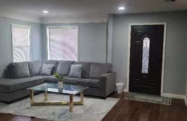 2200 S 6th Street - 2200 South 6th Street, Las Vegas, NV 89104