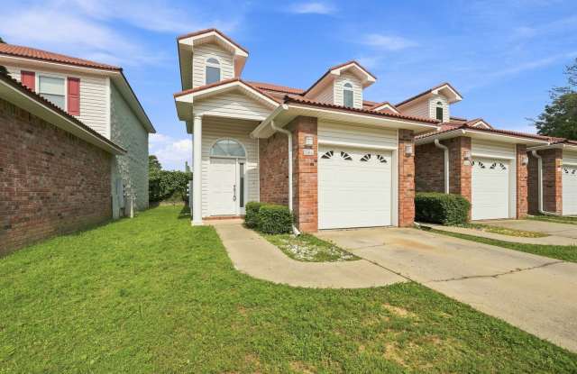 Updated 2 Bedroom Townhome Near Eglin AFB! Gallery 1