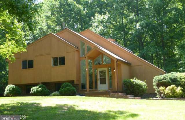 8127 KING ARTHURS COURT Gallery 2