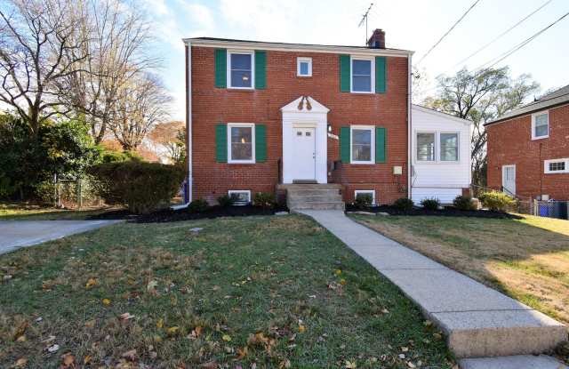Beautifully Renovated 3BR 2.5BA Colonial in close in Silver Spring is AVAILABLE APRIL 17TH! photos photos