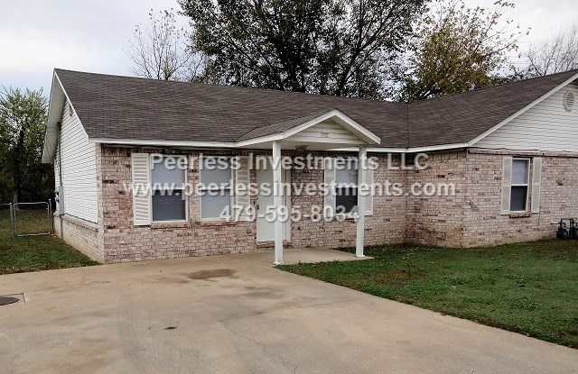511 4th Ave SW - 511 4th Avenue Southwest, Gravette, AR 72736