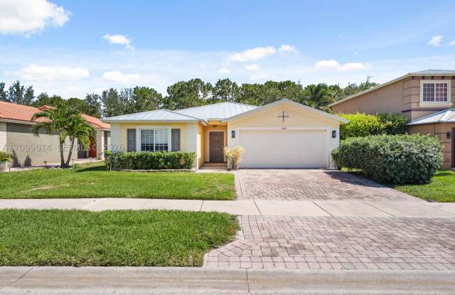 1924 SW Jamesport Dr Gallery 1