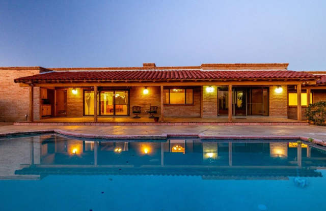 4 bedroom 2.5 Bath - 3350 North Wide Loop Drive, Tanque Verde, AZ 85749