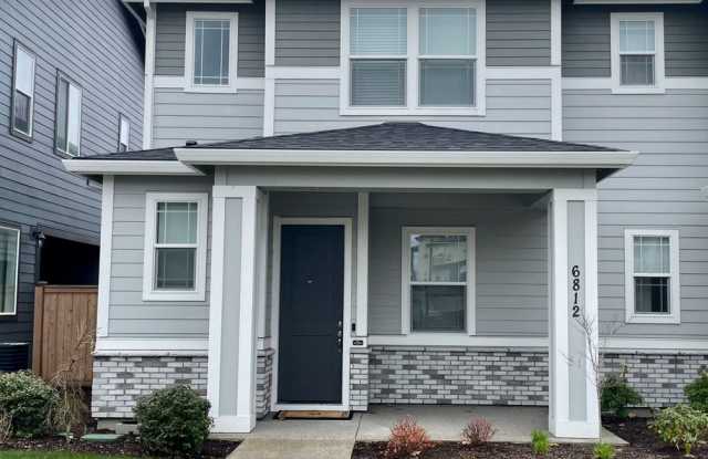 Hillsboro 3 Bed 2.5 Bath Townhome in Reeds Crossing ~ Includes A/C, 2 Car Garage w/ Level 2 Charging Station! photos photos