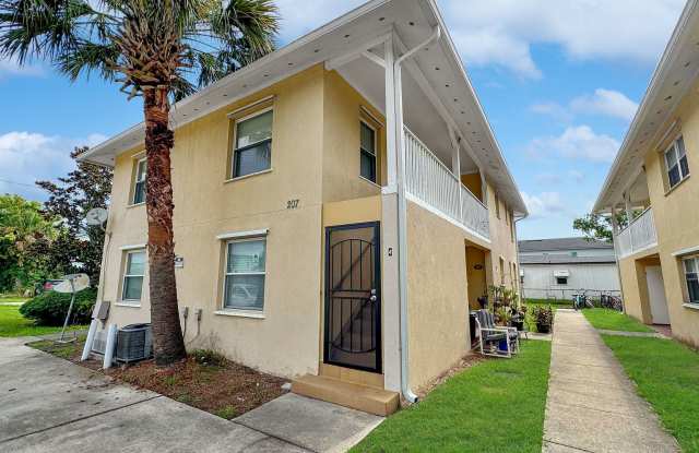 Beautiful 2/1B all tiled 2nd floor condo in Jacksonville photos photos