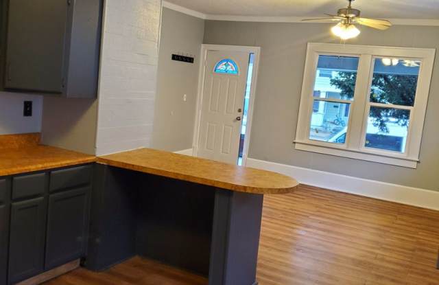 2bed/1bath, bonus room in the basement, EHA approved Gallery 4