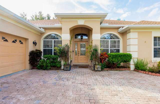 One story beauty in Errol Estates and Location, Location, Location! photos photos