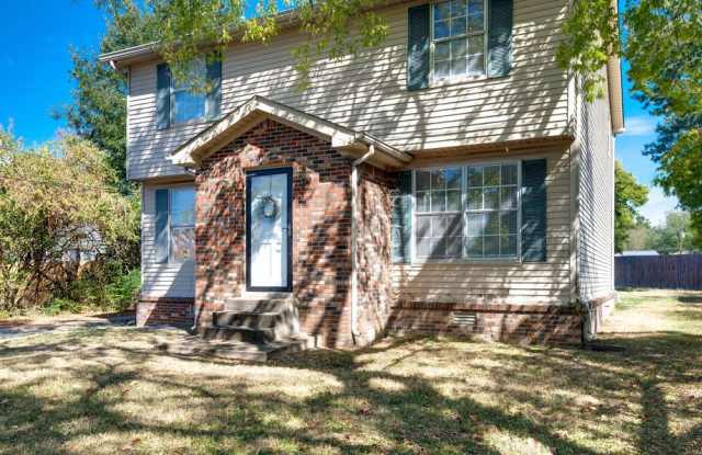 Awesome 2-bedroom,1.5-bath duplex in desirable Bellevue! Gallery 1