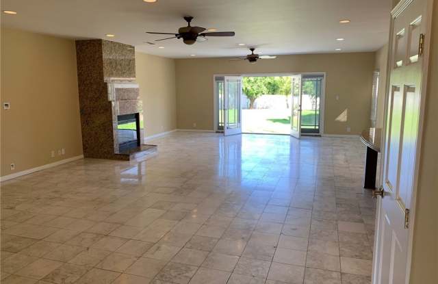10064 Pico Vista Road Gallery 4
