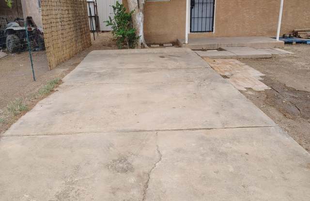 COMING SOON- Newly remodeled - Cute and Cozy- 1 Bedroom 1 Bathroom Aprox 550 sq ft photos photos