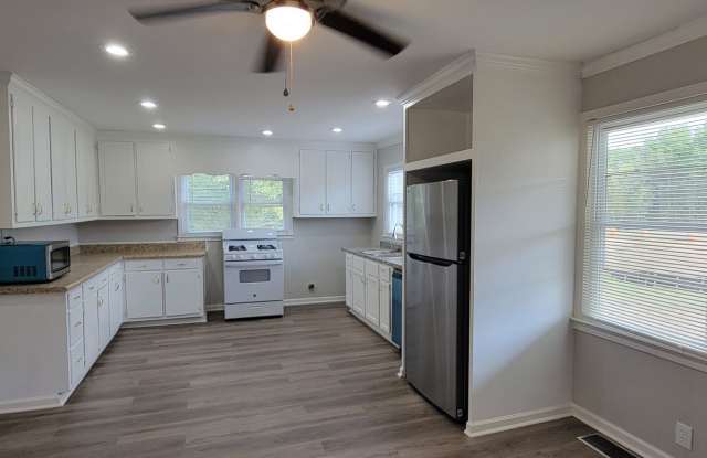 Affordable on ACERAGE-REMODELED FARMHOUSE! Gallery 3