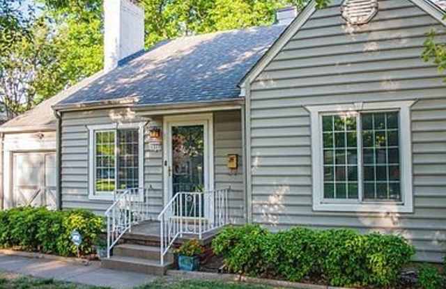 2 Bed 1 Bath Tulsa Home Available in Fair Heights! Available 7/15 photos photos