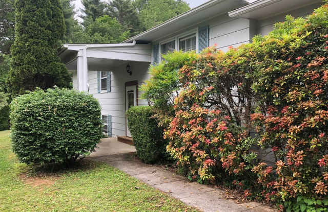 Charming 3BR House in Check photos photos