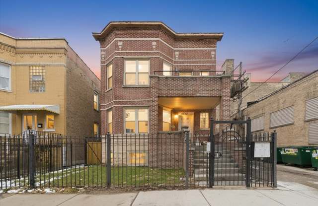 4742 N Sawyer Avenue unit: 2 photos photos