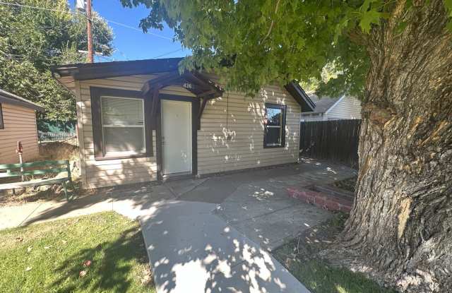 2 BD, 1 BA cottage photos photos