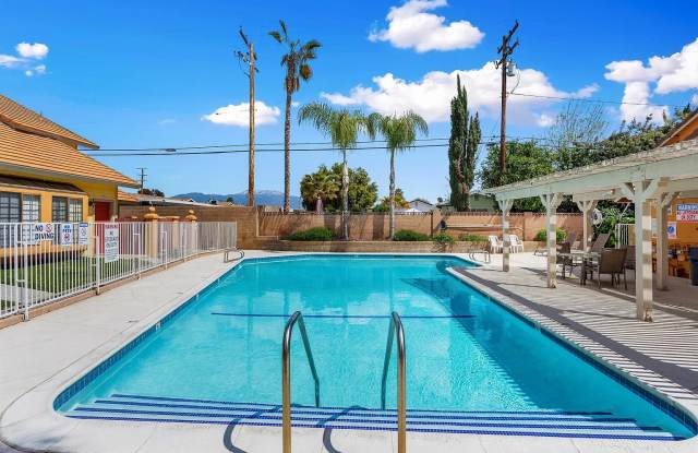 1148 Turquoise St. Gallery 2