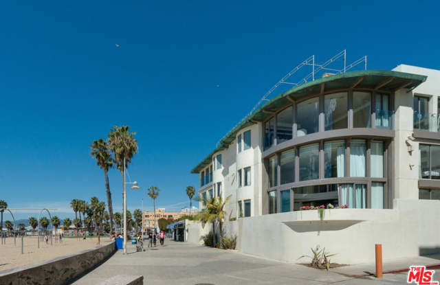 11 MARINE Gallery 3