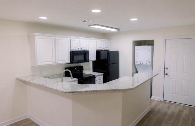 4426 Gold Flower Loop - 3D2 photos photos