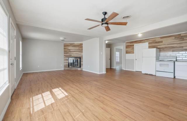 2034 Collins Avenue Gallery 3