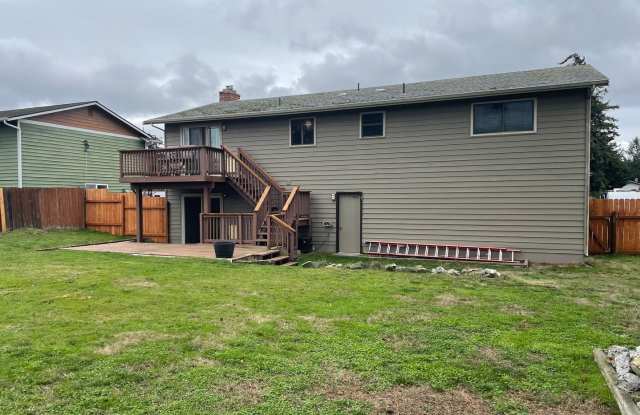 Spacious 3 Bedroom Home Close to Everything! Gallery 3