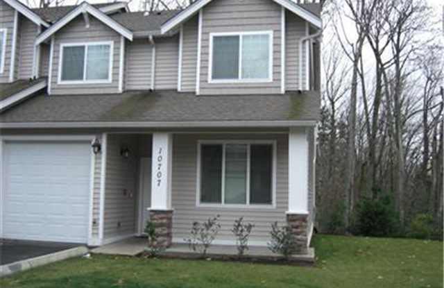 Light and Bright 3 bedroom 2.5 bath Townhome in Renton Gallery 1