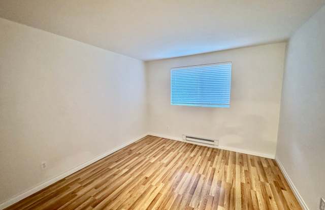 Kirkland Condo Gallery 3