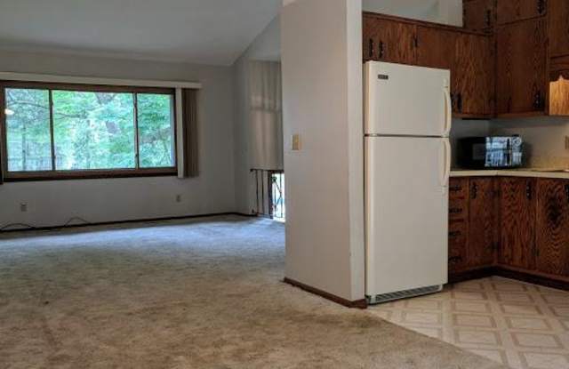 595 Sandhurst Drive W Gallery 3